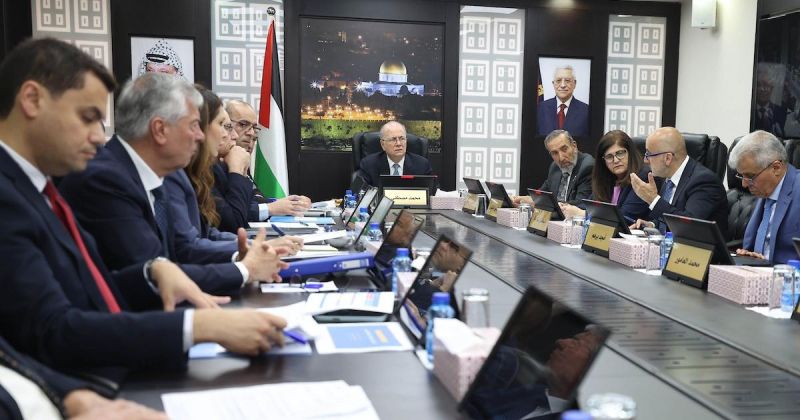 الحكومة تحذر من “انهيار إنساني” في غزة وتُطلق مسار الشركة الوطنية للمحروقات
