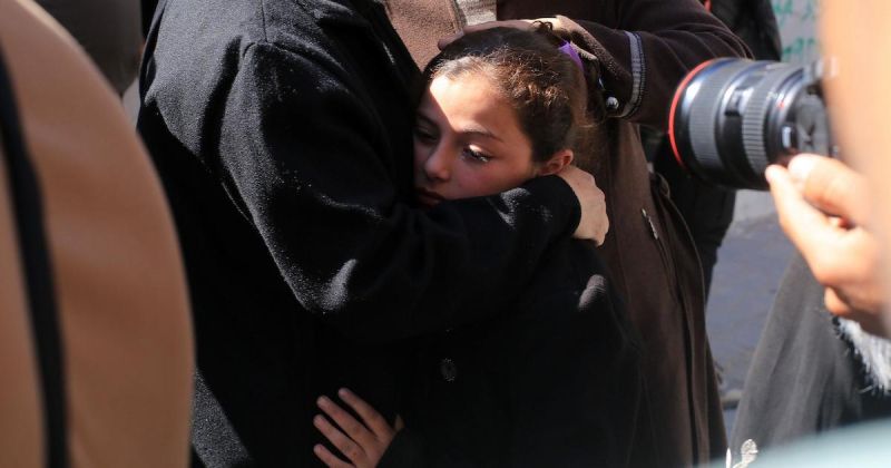 غزة: تشييع ثلاثة فلسطينيين في مستشفى الشفاء بعد غارة إسرائيلية على حي الزيتون