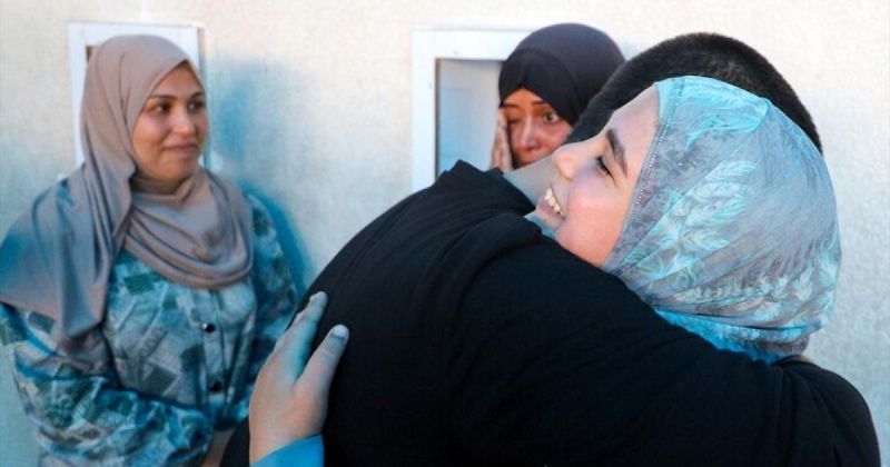 إسرائيل تفرج عن 15 أسيرا فلسطينيا اعتقلتهم من غزة