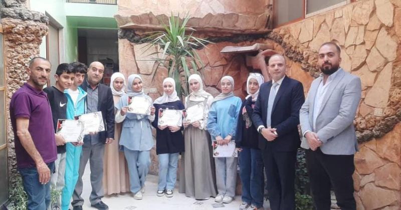 برعاية الرئيس: دائرة شؤون اللاجئين تختتم الدورة التعليمية المكثفة لطلبة مخيم اليرموك من المرحلتين الإعدادية والثانوية