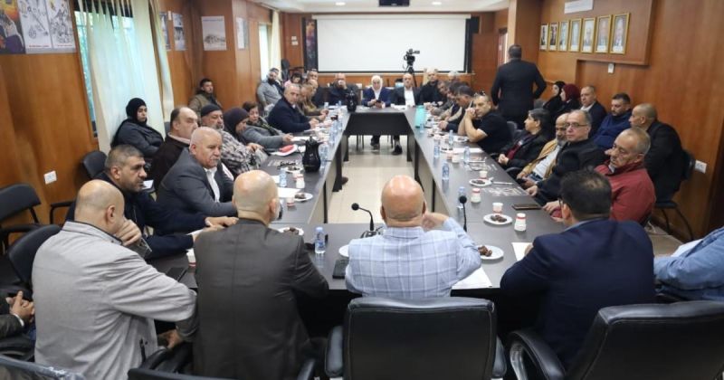 برئاسة أبو هولي: دائرة شؤون اللاجئين تعقد لقاءً مع رؤساء اللجان الشعبية ومؤسسات وفعاليات المخيمات للتحضير لفعاليات الذكرى الـ78 للنكبة