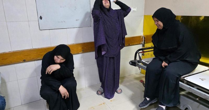 خان يونس: نقل جثمان وجرحى إلى مجمع ناصر الطبي