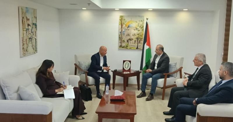أبو هولي ومندوب فلسطين الدائم لدى الجامعة العربية يبحثان إحياء الذكرى الـ78 للنكبة في مقر الأمانة العامة لجامعة الدول العربية