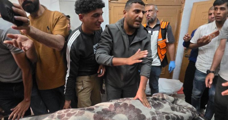 ضحايا من المواصي يصلون إلى ناصر.. أطفال بين الجرحى