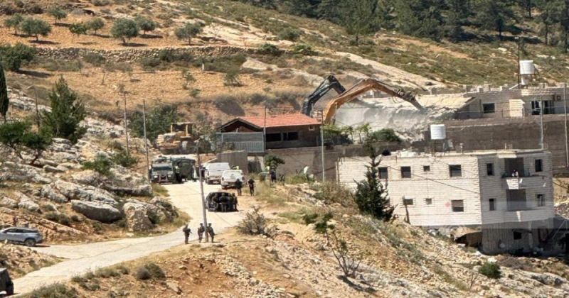 الضفة الغربية والقدس: هدم واستيلاء واقتحامات واعتداءات على المقدسات