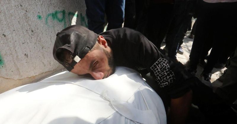 غزة: تشييع جثماني فلسطينيين بعد قصف إسرائيلي استهدف نقطة مراقبة للشرطة