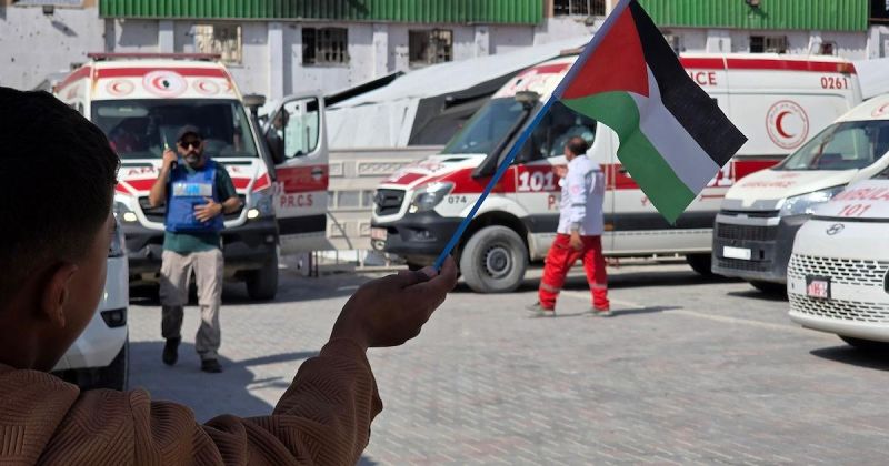 مرضى وجرحى يغادرون غزة بحثًا عن علاج مفقود