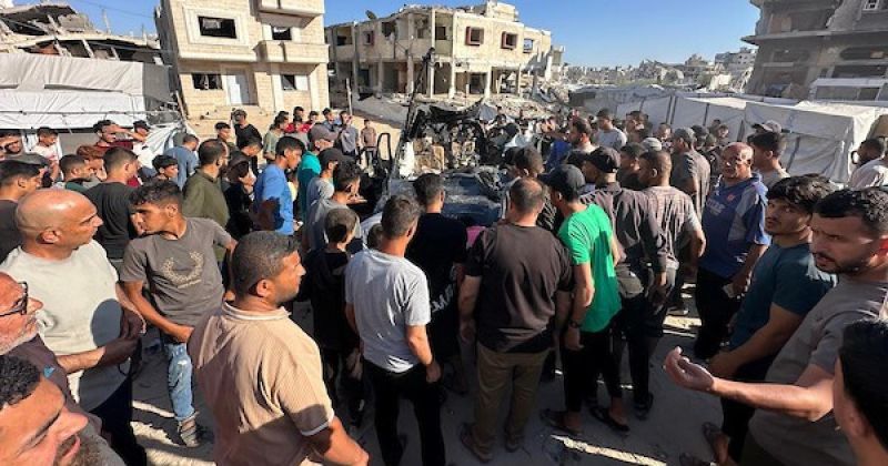 موقع غارة إسرائيلية استهدفت مركبة قرب مفترق اللبابيدي غرب غزة