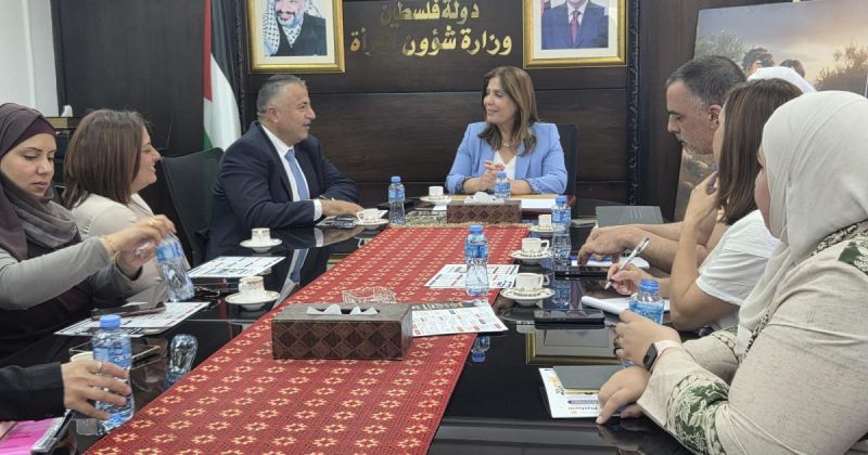 الخليلي تؤكد أهمية الشراكة مع الهيئات المحلية لتعزيز التمكين الاقتصادي للنساء