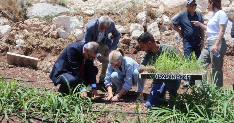 سمحان يفتتح مشروعاً بيئياً ريادياً في صفا لتعزيز صمود المزارعين ومواجهة التحديات المناخية