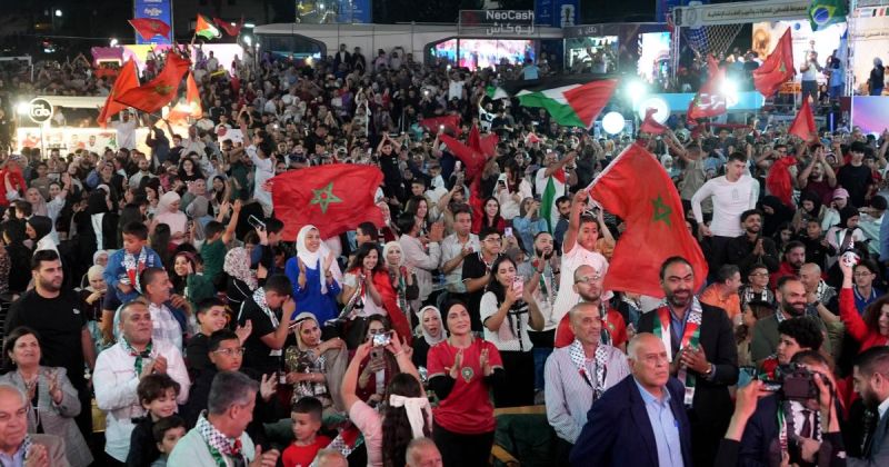 الفلسطينيون يردون الوفاء بالوفاء لأسود الأطلس  الأعلام المغربية زينت شوارع القدس ورام الله والخليل وغزة