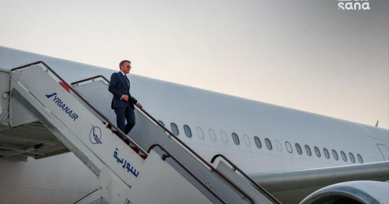 ماكرون في دمشق بأول زيارة أوروبية رفيعة بعد سقوط الأسد.. والشرع يعلن شراكات واتفاقيات لإعادة إعمار سوريا