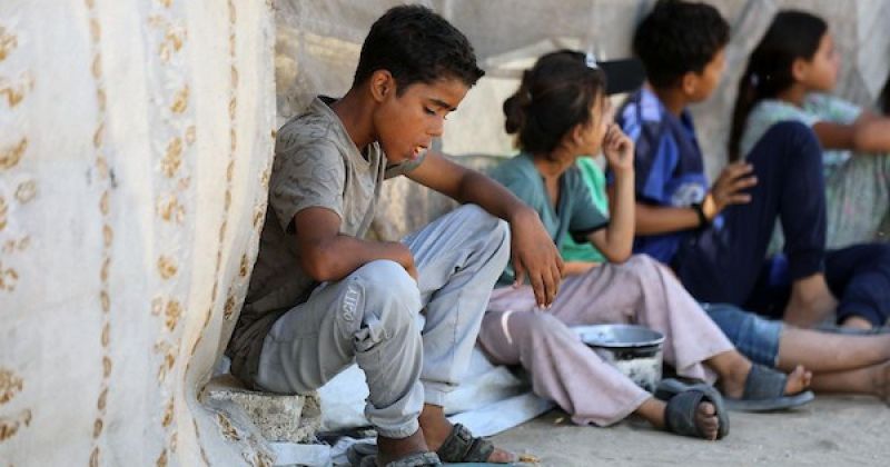 طوابير الطعام في غزة.. نازحون يواجهون الجوع وسط شح المساعدات