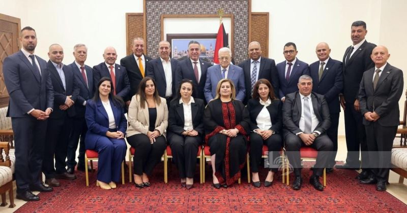 أبومازن يستقبل مجلس بلدية رام الله ويشدد على دور البلديات في دعم الصمود وتطوير الخدمات