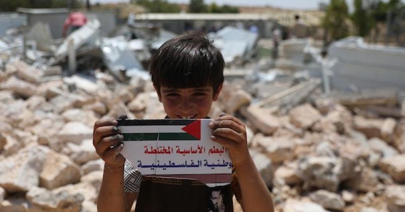 بين الركام والحق في التعلّم... هدم جزء من مدرسة فلسطينية جنوب الخليل