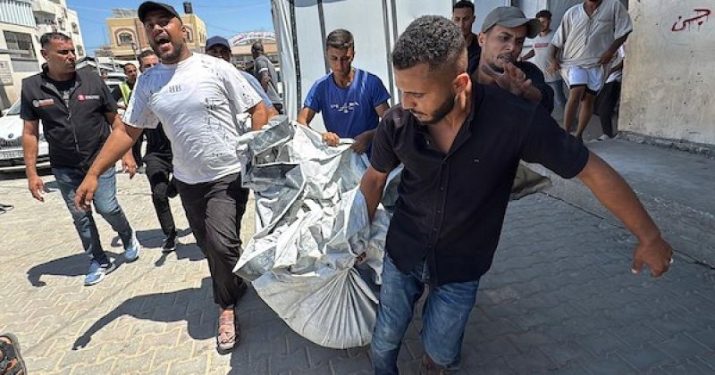 3 شهداء بينهم طفلان وإصابات في اعتداءات إسرائيلية جديدة على دير البلح وخان يونس
