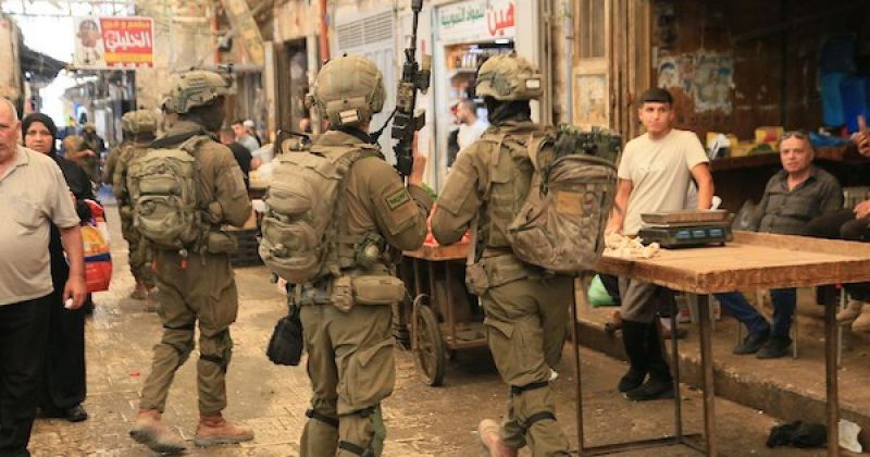 الاحتلال يصعّد في الضفة: اعتقالات واقتحامات واعتداءات للمستعمرين وبدء إقامة مستعمرة جديدة في جنين