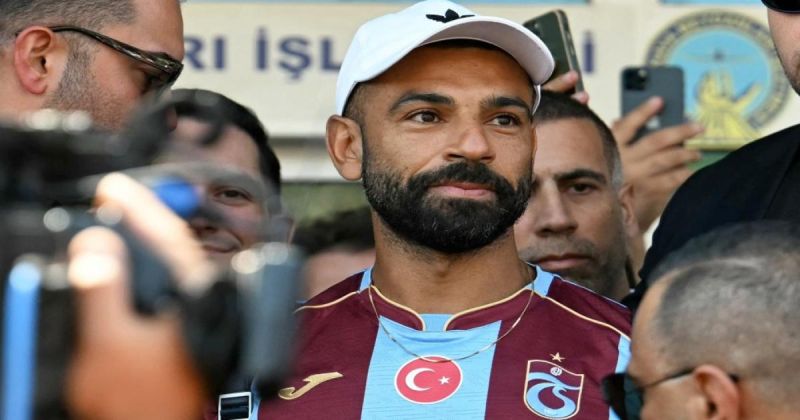 صلاح يطوي حقبة ليفربول ويفتح فصلاً تركياً... طرابزون سبور يعلن اجتياز الفحص ويحدد موعد التوقيع