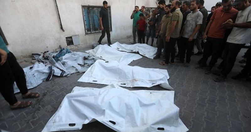 تشييع ستة فلسطينيين بينهم طفل بعد غارة قرب ميناء غزة