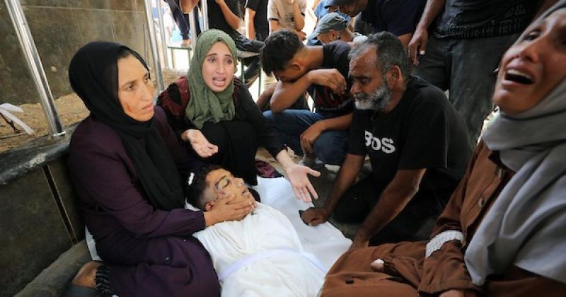 غزة بين خروقات وقف النار وانهيار الصرف الصحي.. شهداء جدد و55 ألف متر مكعب من المياه العادمة يومياً تهدد السكان والبحر
