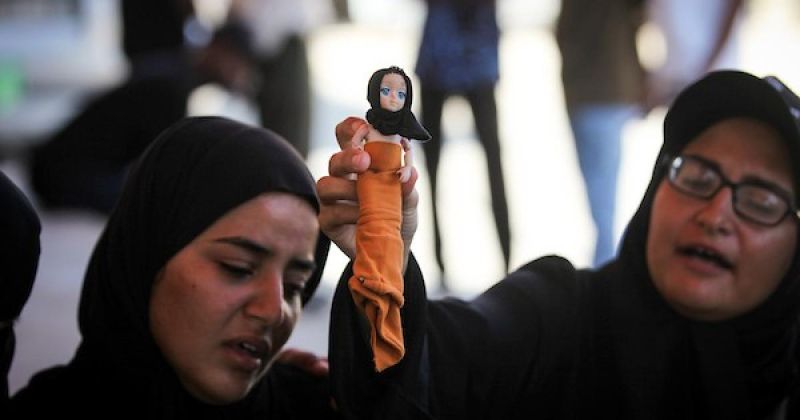ودّاع جثمان آمنة الهسي في دير البلح بوسط قطاع غزة