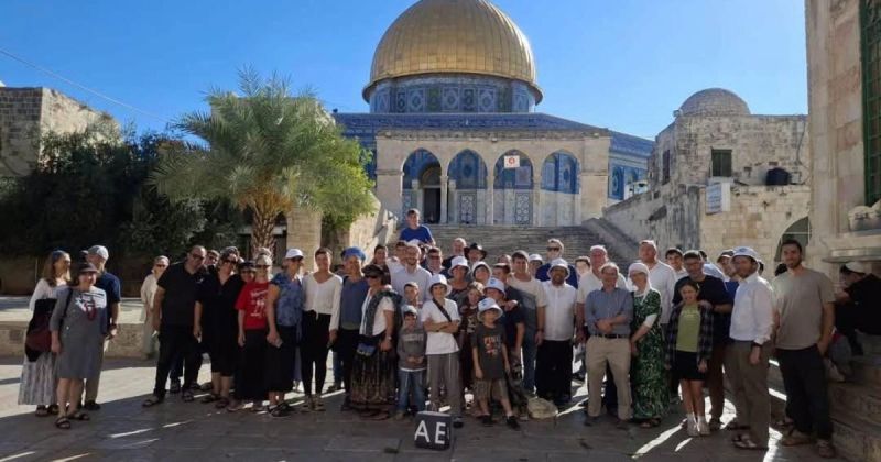 القدس تحت حصار الحواجز والاقتحامات.. الاحتلال يضيّق على المصلين في الأقصى ويصعّد اعتداءاته في بلدات المحافظة