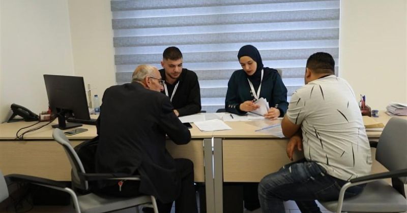 لجنة الانتخابات تتلقى ستة طلبات ترشح في اليوم الأول