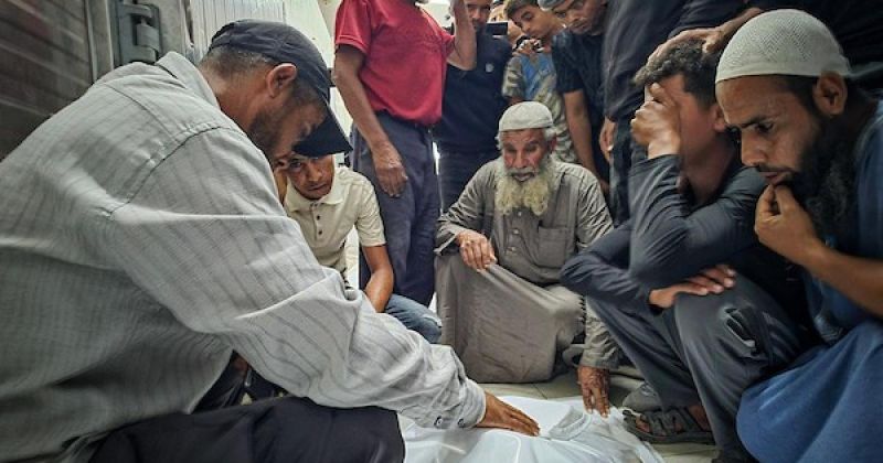 المكتب الإعلامي: قصف إسرائيلي استهدف موظفين حكوميين في مواصي رفح جنوب قطاع غزة