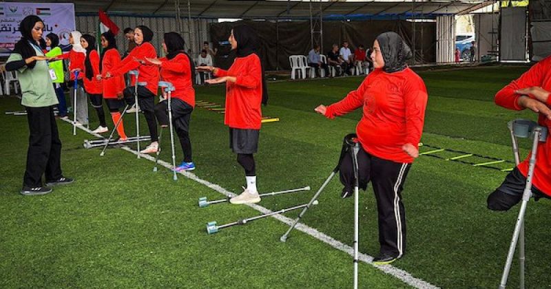 مباراة رمزية لمبتوري الأطراف على ملعب عنان في دير البلح