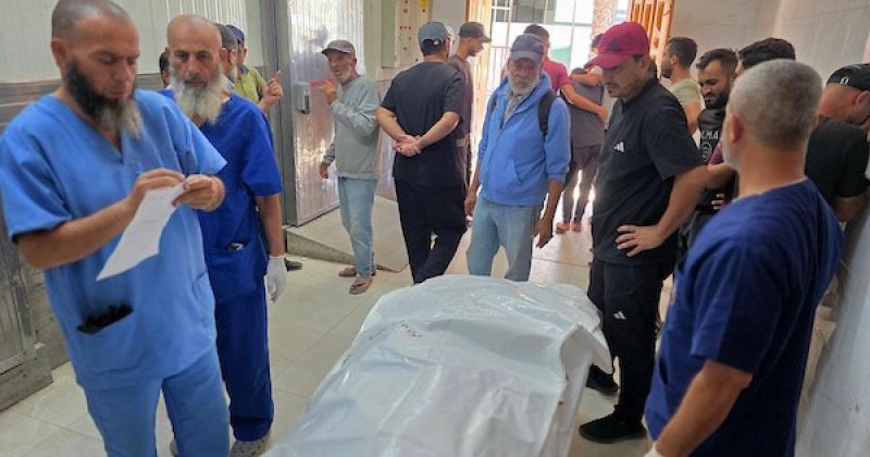 نقل جثمان عبد الجواد جودة إلى مجمع ناصر الطبي في  خان يونس