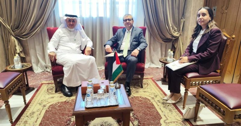 القاهرة : م. سمحان يبحث مع أمين عام مبادرة الشرق الأوسط الأخضر تعزيز التعاون البيئي والمناخي