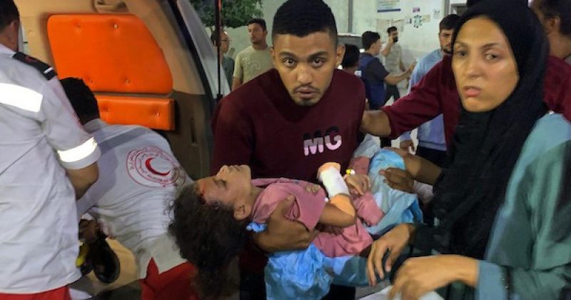 جرحى في غارة إسرائيلية على حي الصبرة بمدينة غزة ونقل المصابين إلى مستشفى الشفاء