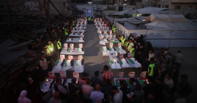 تشييع جثامين 75 شهيدًا انتشلتهم فرق الدفاع المدني من منطقة الدرج بمدينة غزة