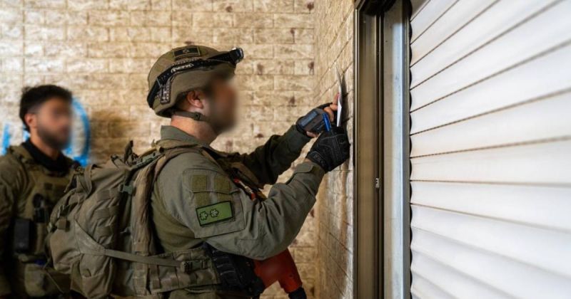 جيش الاحتلال يهدم منزلين بالخليل ويعلن اعتقال نحو 100 فلسطيني بالضفة خلال أسبوع