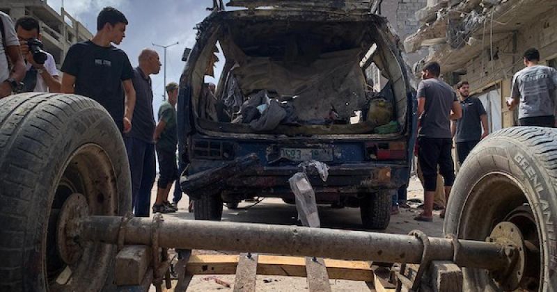 موقع غارة إسرائيلية استهدفت مركبة تجر عربة تُستخدم لنقل المدنيين في حي تل الهوى