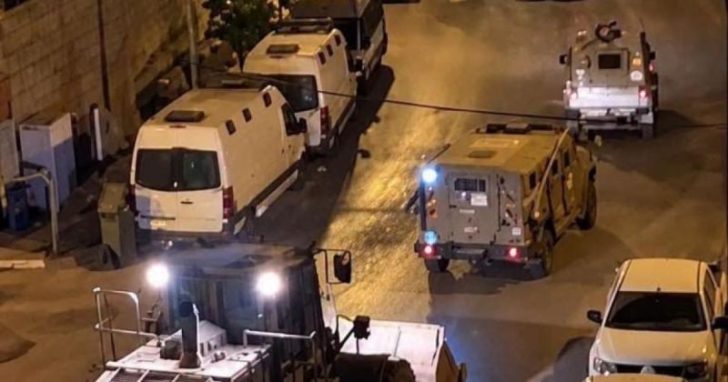 الخليل تحت الحصار لليوم الثالث: عائلات تُهجّر من منازلها والاحتلال والمستوطنون يصعّدون اعتداءاتهم
