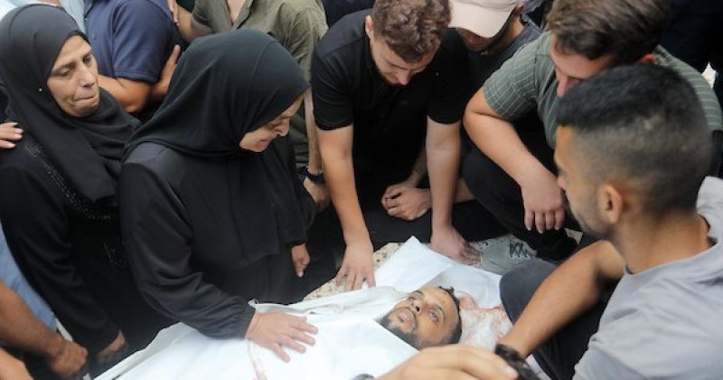 تشييع فلسطينيين استشهدا بغارتين إسرائيليتين منفصلتين في مدينة غزة