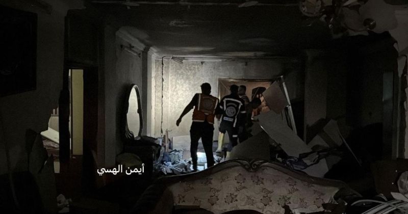 استشهاد أكرم ياسين وزوجته دينا أبو بكر بقصف شقة سكنية قرب مجمع الشفاء الطبي في غزة