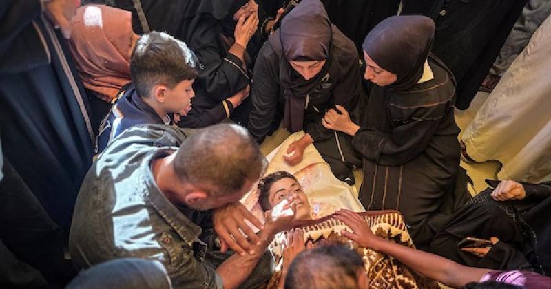 تشييع طفلين فلسطينيين قتلا بغارة إسرائيلية جنوب قطاع غزة