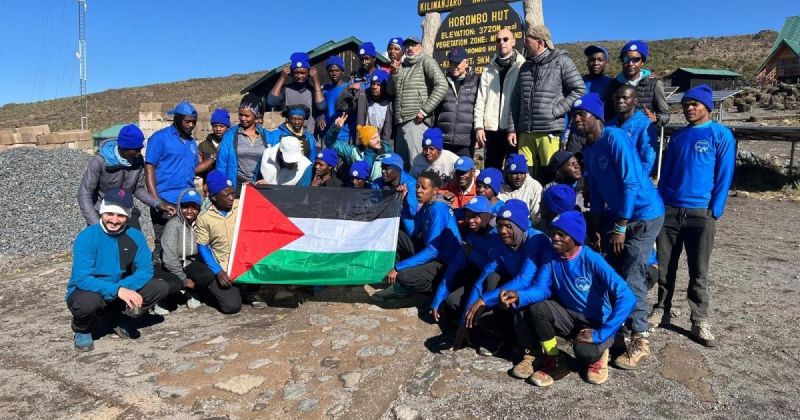 مجموعة بنك فلسطين تدعم مبادرة تسلق جبل كليمنجارو لحشد التمويل لرعاية 20 ألف طفل يتيم في غزة