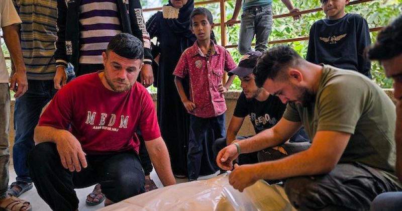 قُتلت برصاص الاحتلال داخل منزلها.. خان يونس تودّع الفلسطينية وجدان شراب
