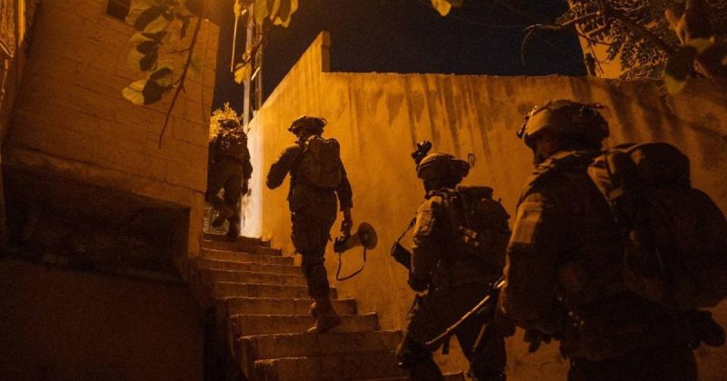 جيش الاحتلال يعلن نتائج عملية عسكرية في 8 قرى ونابلس: هدم منزلين و12 نصبًا تذكاريًا واعتقال 8 فلسطينيين