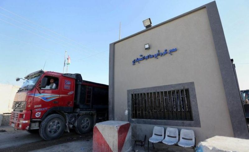 الاحتلال يعتقل مواطنا أثناء عودته إلى غزة