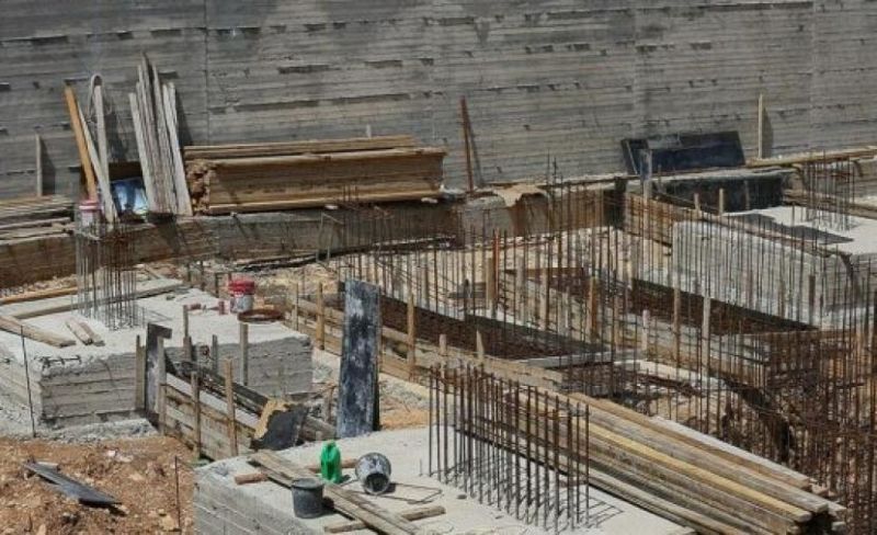 الاحتلال يخطر بوقف البناء في منازل ومنشآت شرق جنين