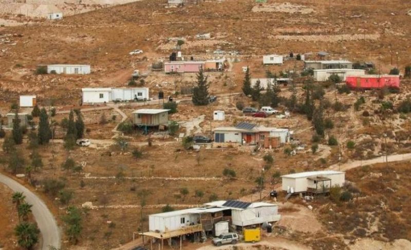 6 بؤر وشارع استيطاني تحاصر بلدة برقا شرق رام الله