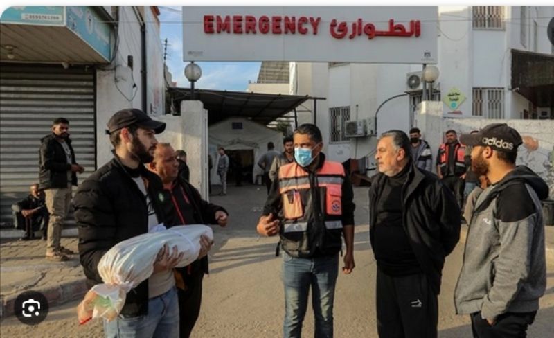 مجمع كمال عدوان يستنكر استهداف الاحتلال عاملين بساحاته