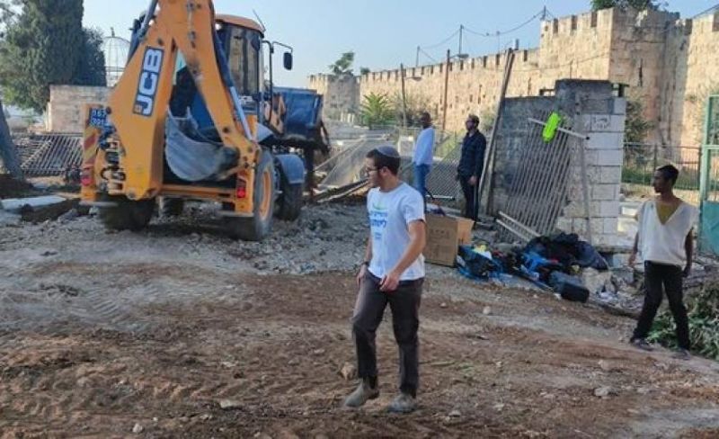 الاحتلال يجرف شارعًا شمال غربي القدس