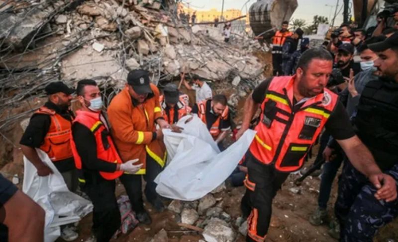 الدفاع المدني: انتشال جثامين ورفات 8 شهداء من منزل لعائلة الصفدي