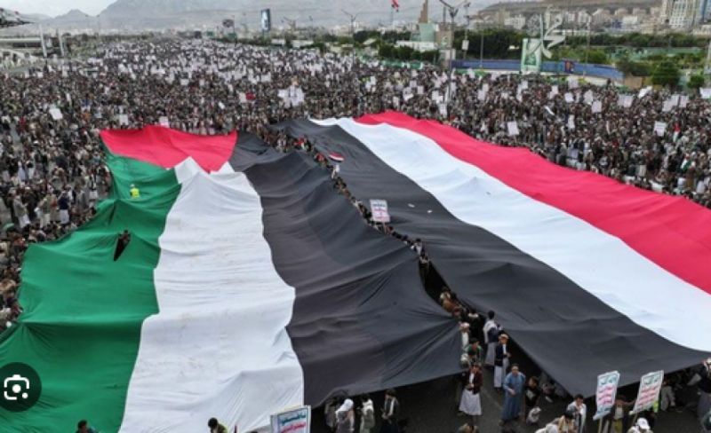 اليمن.. عشرات الآلاف يتظاهرون دعمًا لفلسطين ولبنان