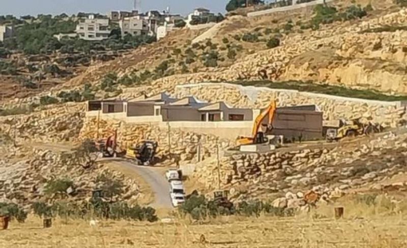 قوات الاحتلال تهدم منشآت سكنية في طوباس